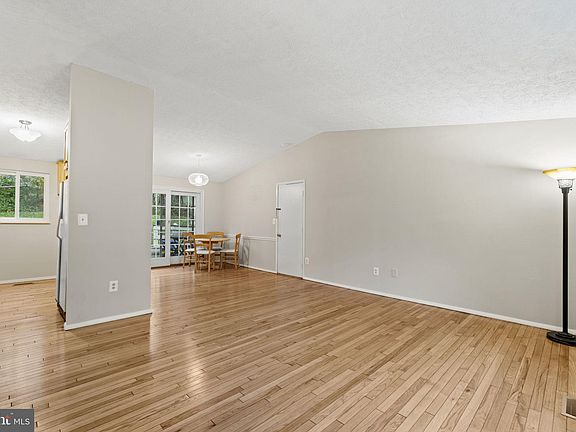 5th image of 8124 Brucar Ct