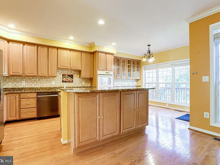 kitchen with luxury backsplash