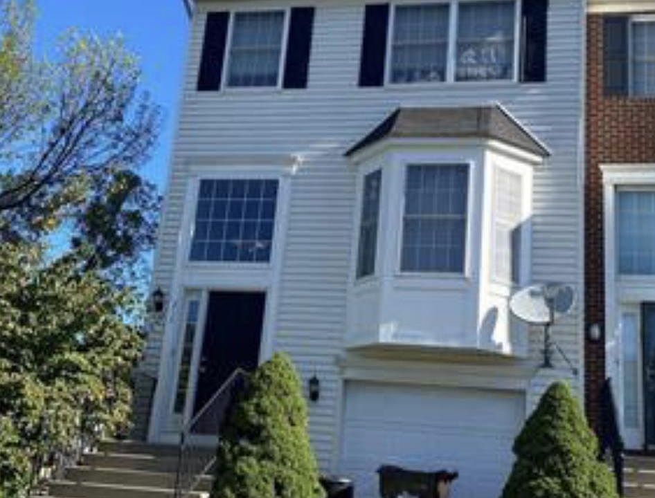 1st image of 216 N Oak St