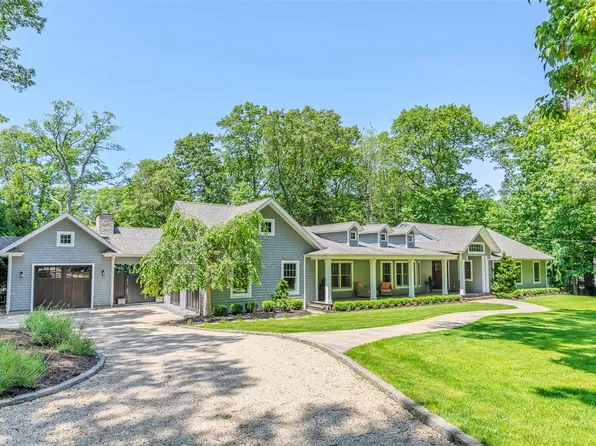 61 Crooked Oak Road, Port Jefferson, NY 11777