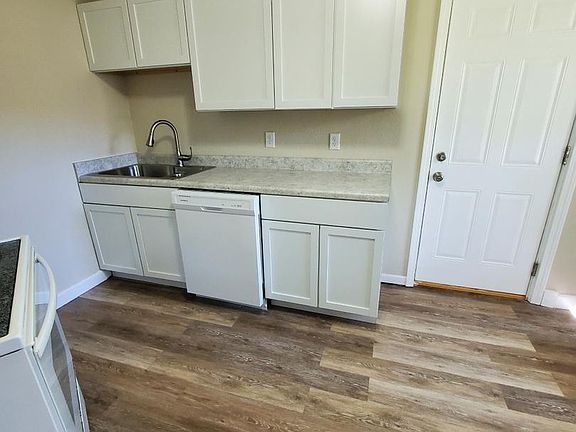3rd image of 1325 22nd St Unit 2