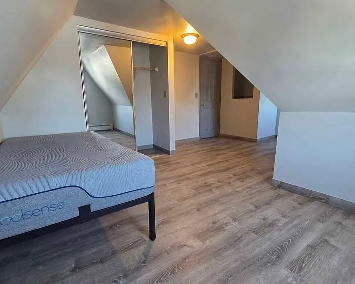 247-255 Lewis St #253D — Photo 2