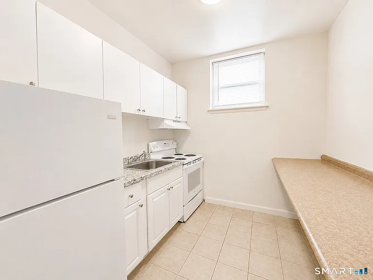 23 Oakwood Ave #AA1 — Photo 4