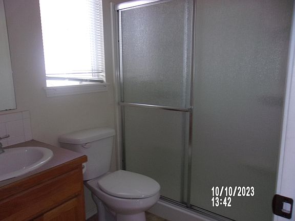 4th image of 719 W Navajo St