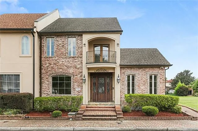3 bed, 4.0 bath, 2998 sqft, $3,200 — Photo 1