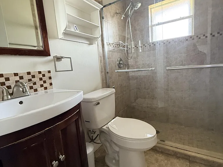 790 SE Ablett Ln — Photo 17