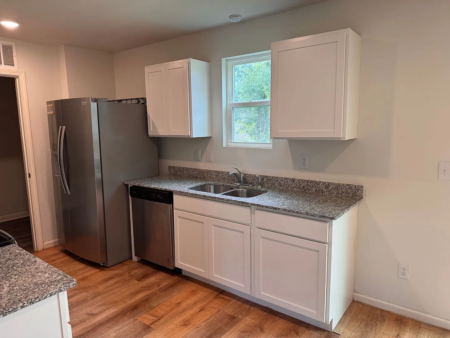 2 Story 3 Bed, 2.5 Bath Home Located In Denton!! — Photo 4