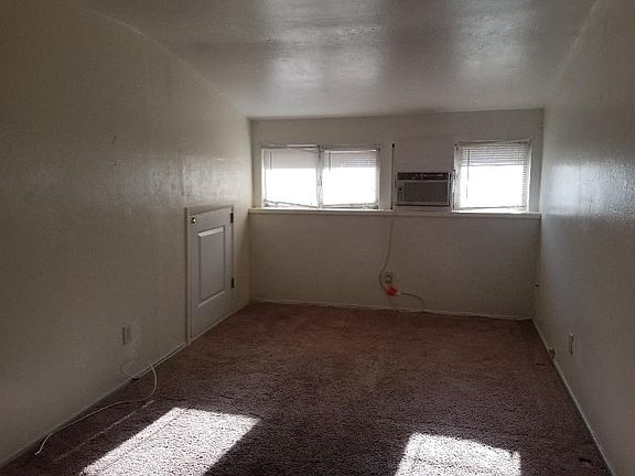 3rd image of 3829 1/2 34th St