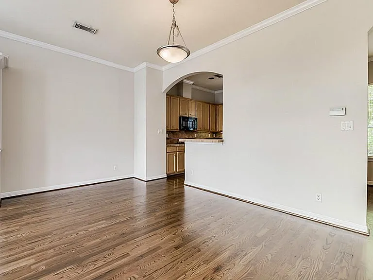513 Leverkuhn St — Photo 5