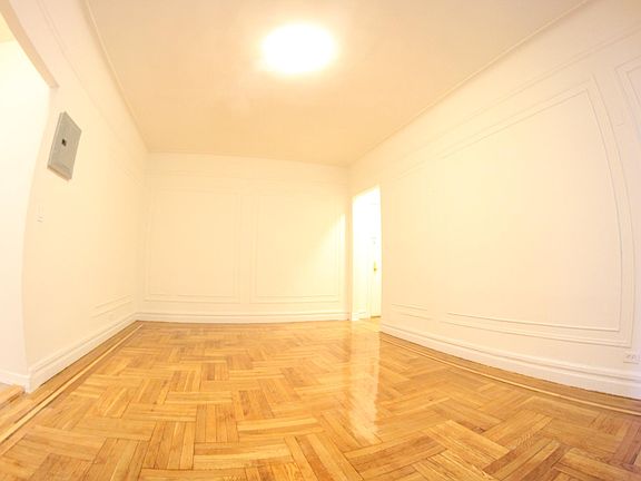 2nd image of 3175 Grand Concourse #2F-01