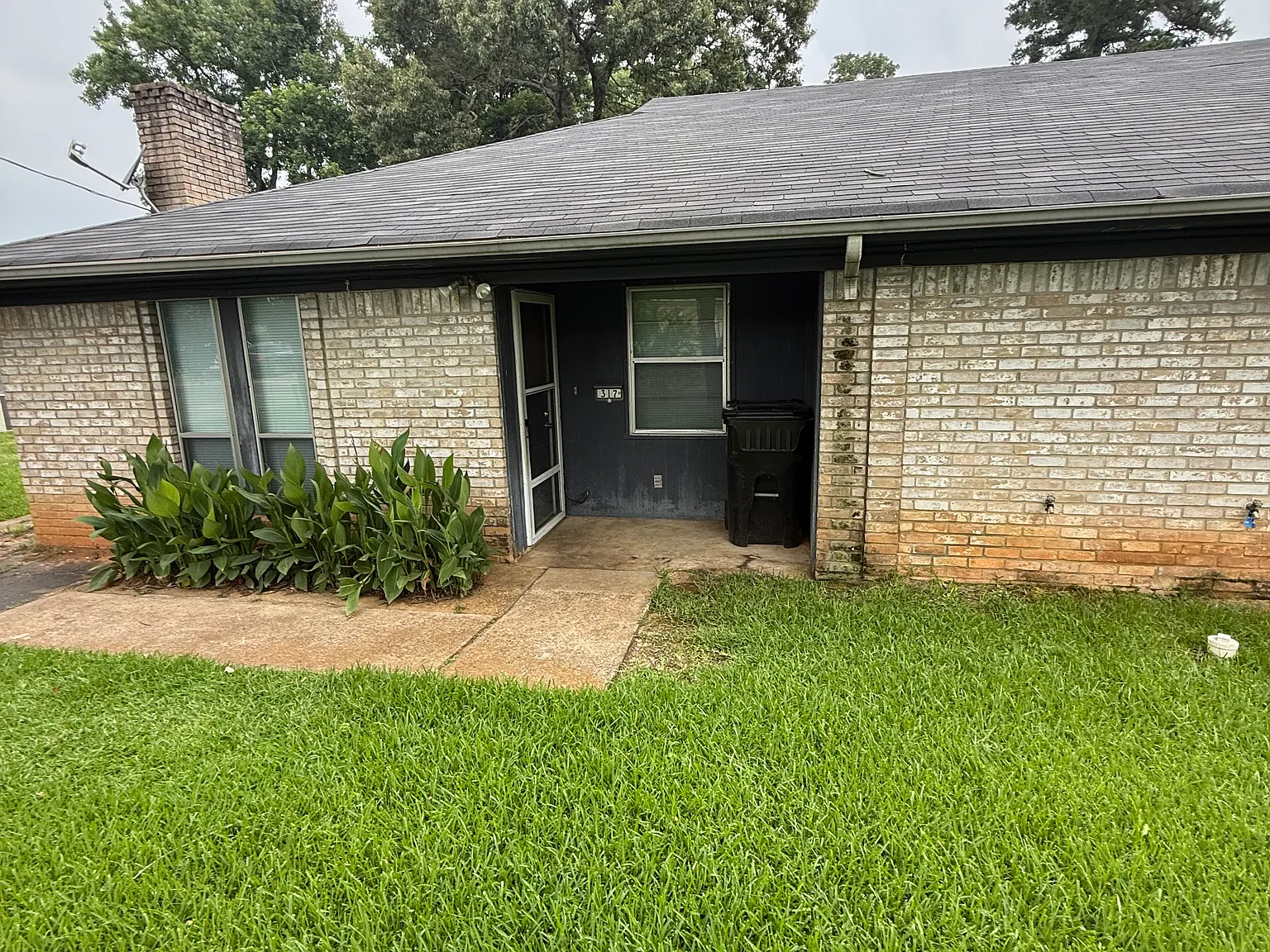 2 bed, 1000 sqft, $1,025 — Photo 1