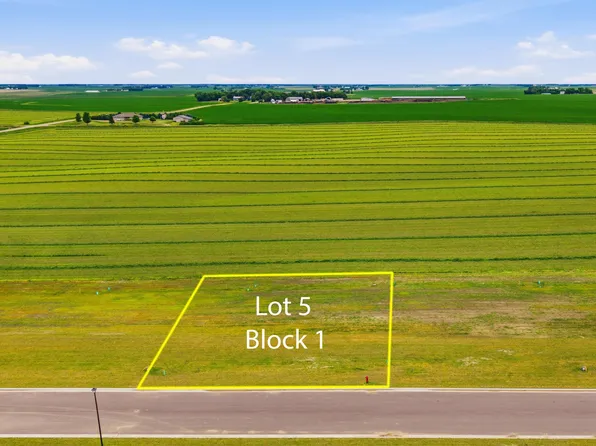 1501 Castle St, Larchwood, IA 51241