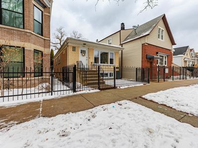 3702 W George St, Chicago, IL, 60618