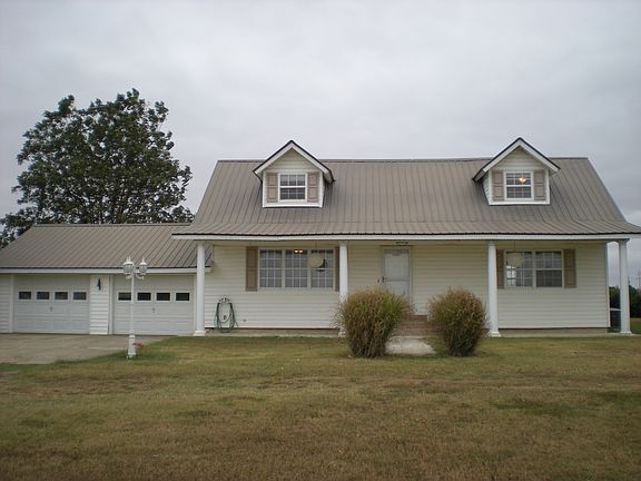 Attached 2 car garage