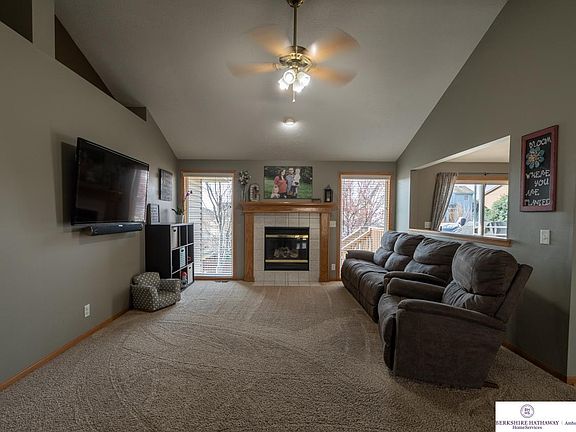 4th image of 3713 Helwig Ave