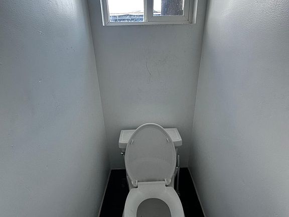 3rd image of 2112 Alexander Dr #1