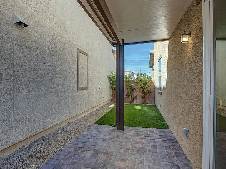 2648 Montesilvano Pl — Photo 43