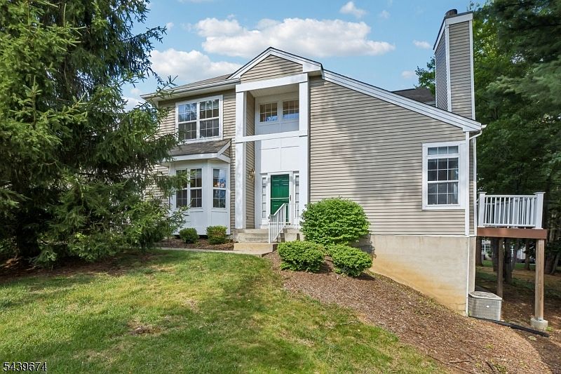 1st image of 60 Woodmont Dr