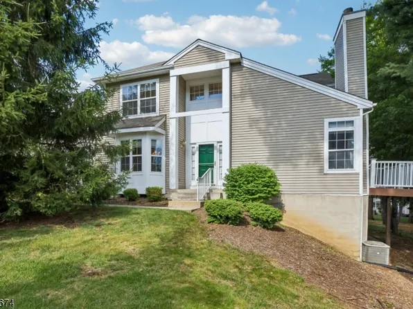 60 Woodmont Dr, Randolph Twp., NJ 07869
