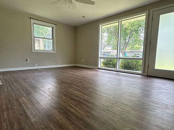 3rd image of 4536 Walter Ave