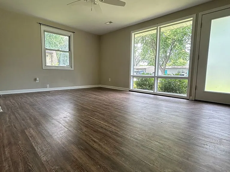 4536 Walter Ave — Photo 3