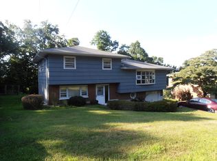 20 Valleyview Rd, Elmsford, NY 10607