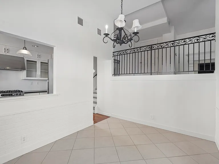 472 N Winchester Blvd — Photo 1
