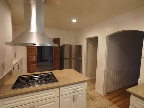 4th image of 22 Brookside Ave