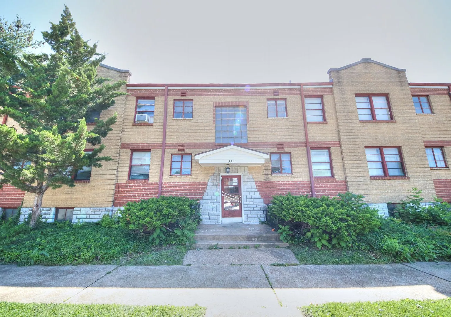 3322 Hereford St. — Photo 4
