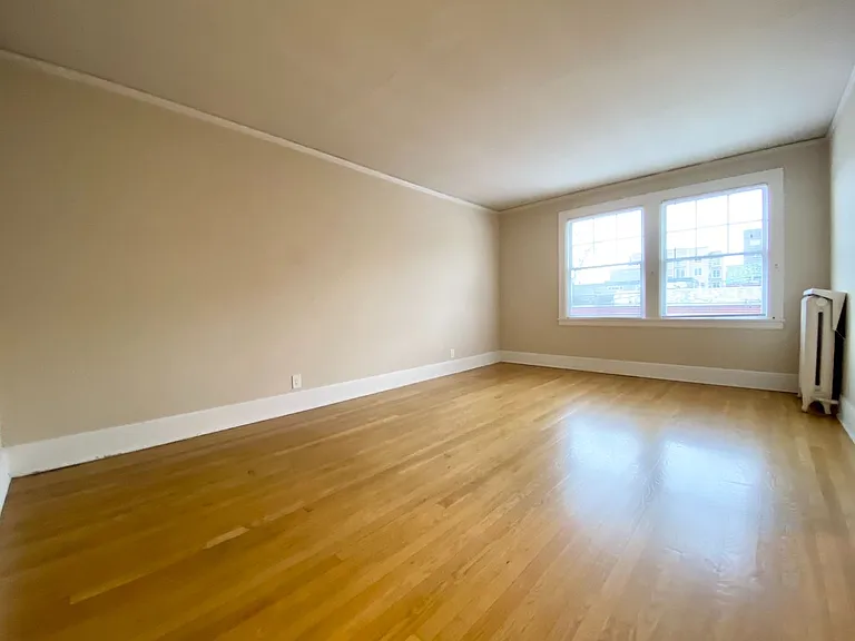 1522 E Olive Way — Photo 16