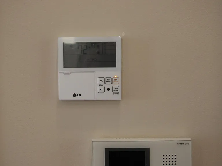 114 E University St — Photo 9
