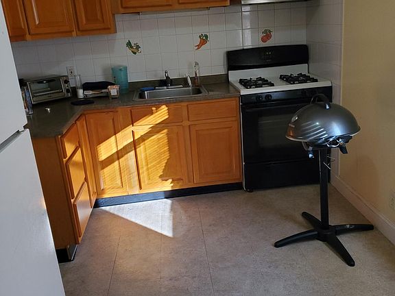 4th image of 45 Pearl Ave #3401