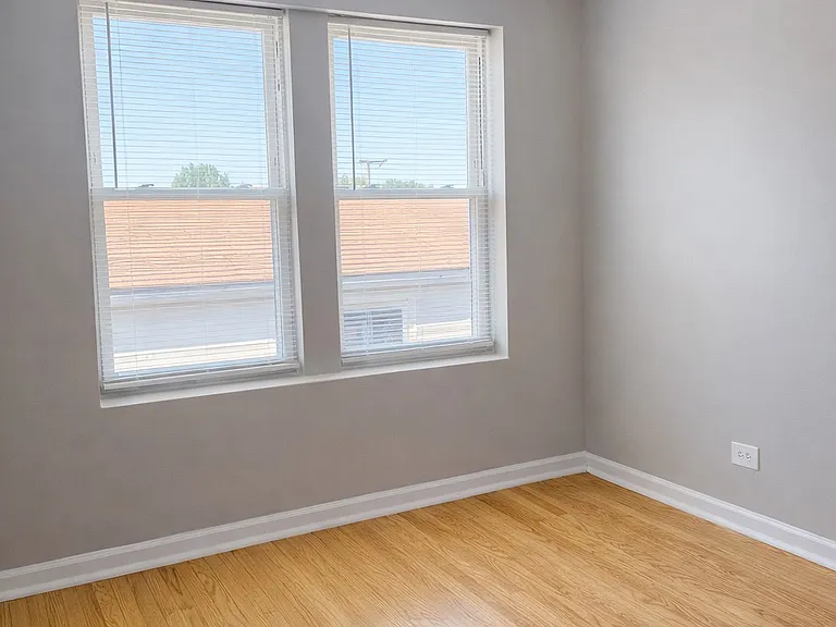 4258 W Hirsch St #3 — Photo 8