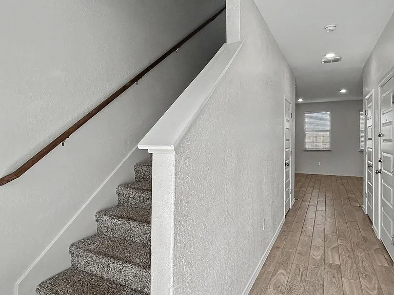 2437 Dielman Dr — Photo 11