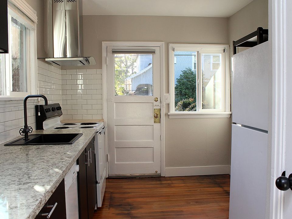 1st image of 1007 NE Tillamook St #1