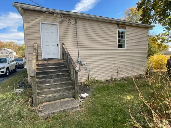 106 1st Ave, Lincoln University, PA 19352