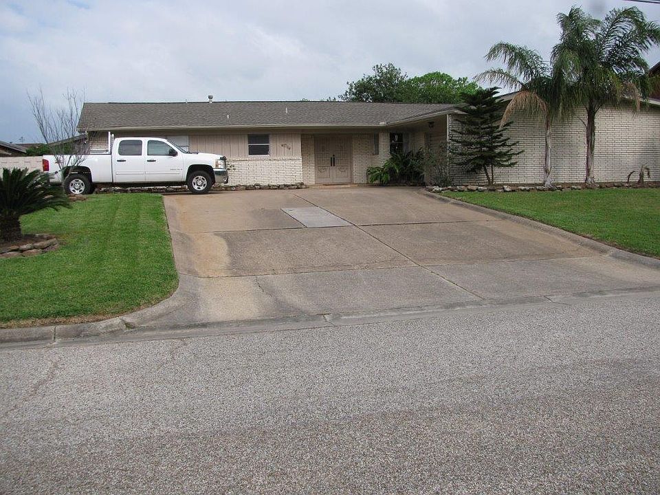 1st image of 3820 18th St N