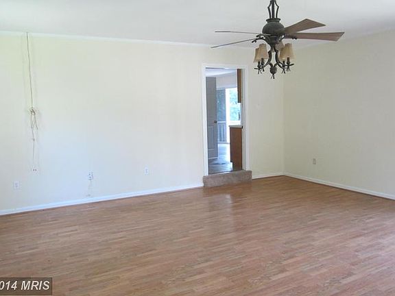 2nd image of 3500 Christiana Ct