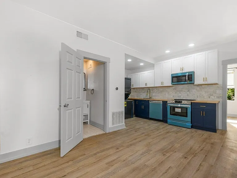 2127 W Clifton Ave #2 — Photo 4