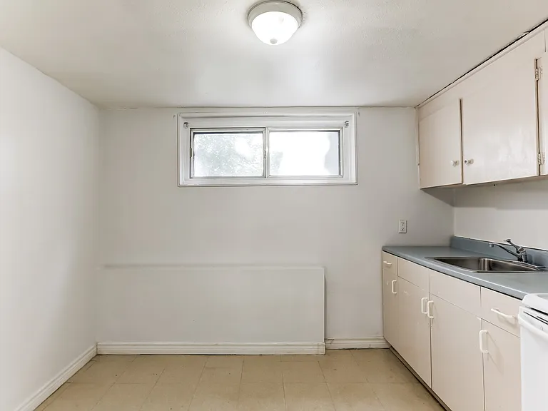 2563 Kingston Rd #BASEMENT — Photo 9