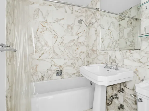 12 Beekman Place PHA image 10 of 11