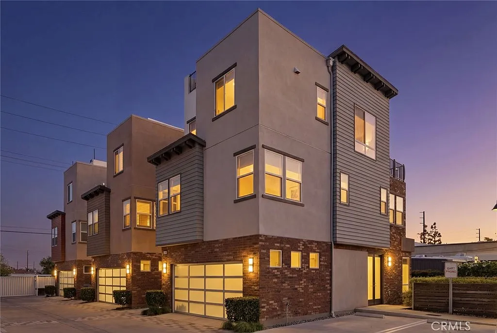3 bed, 4.0 bath, 1738 sqft, $5,850 — Photo 2