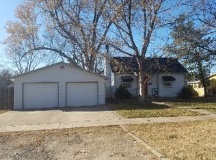 217 Harvey St, Halstead, KS 67056