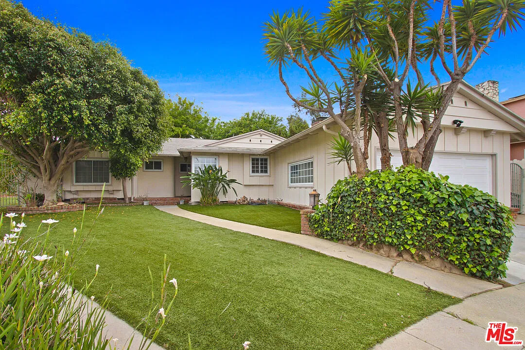 3 bed, 2.0 bath, 1787 sqft, $6,200 — Photo 1