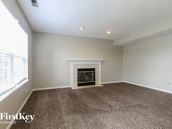 4th image of 5430 Bracken Dr