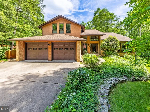 8323 Morningside Dr, Manassas, VA 20112