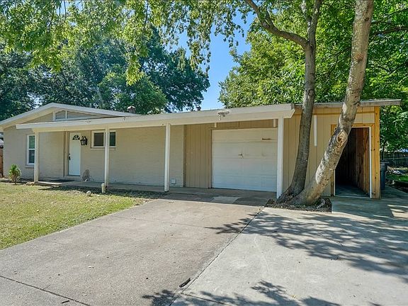 2nd image of 2108 Skylark Dr