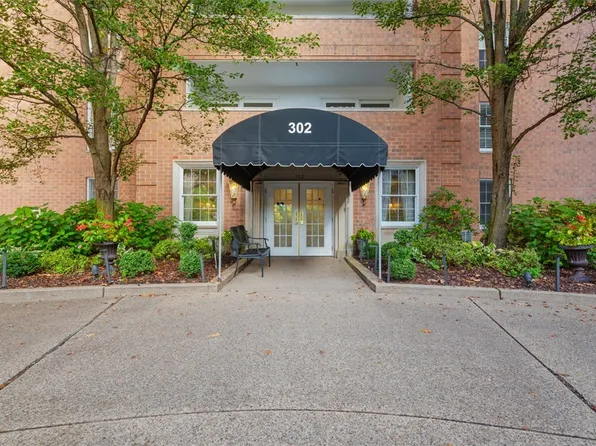 302 Fox Chapel Rd APT 613, Pittsburgh, PA 15238