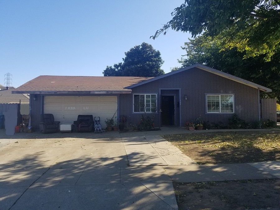 1st image of 400 Kennedy Ct