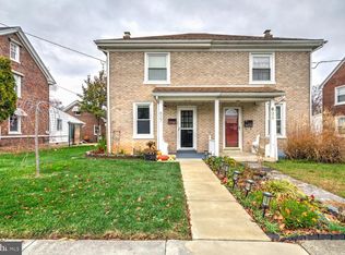 627 Pine St, Denver, PA 17517